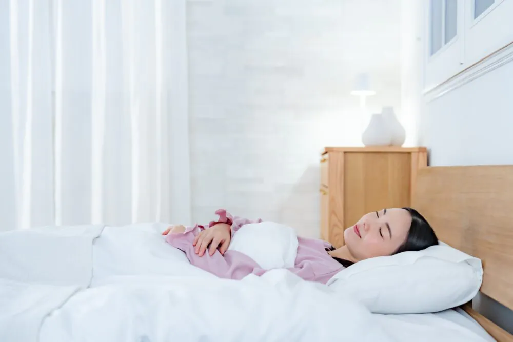 ストレートネック対策にタオル枕は効果的？適切な使い方を解説